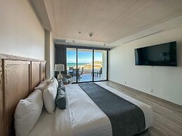 2BR Iconic Oceanfront Escape