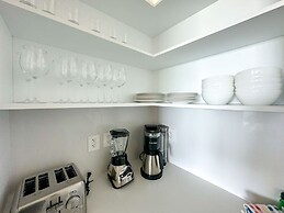 2BR Iconic Oceanfront Escape