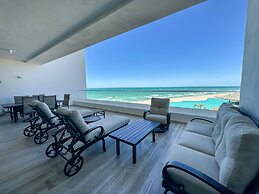 2BR Iconic Oceanfront Escape