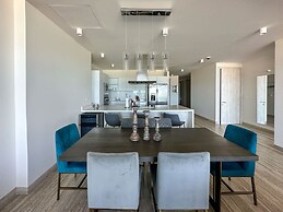 2BR Iconic Oceanfront Escape