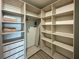 2BR Iconic Oceanfront Escape