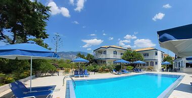 Bluewhite Studio - Mountain View by the Pool
