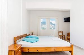 Bluewhite Studio - Mountain View by the Pool