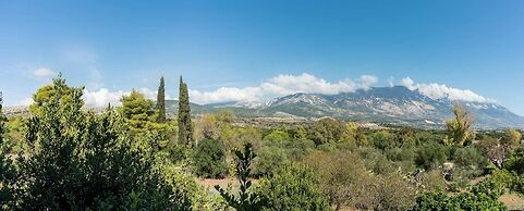 Bluewhite Studio - Mountain View by the Pool