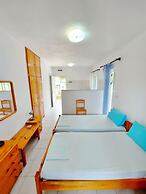 Bluewhite Studio - Mountain View by the Pool