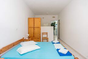 Bluewhite Studio - Cozy Garden Nest