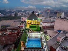 Sallow Royal Suites by Dew Drop