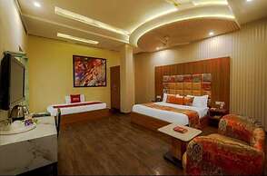 Sallow Royal Suites by Dew Drop