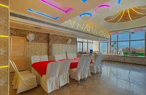 Sallow Royal Suites by Dew Drop