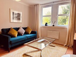 Charming Edinburgh Apartment Beside Edinburgh Castle