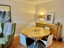 Charming Edinburgh Apartment Beside Edinburgh Castle