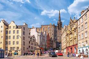 Charming Edinburgh Apartment Beside Edinburgh Castle