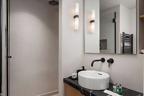 Kolonaki Athena Residence by Fineline