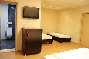 Danis Hotel