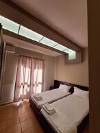 Danis Hotel