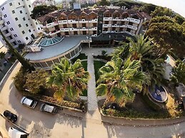 Danis Hotel