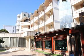 Danis Hotel