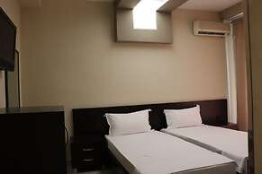 Danis Hotel