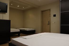 Danis Hotel