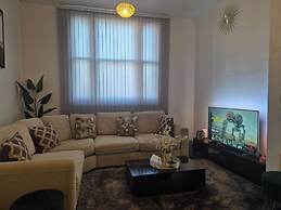 1 Bed Apartment - Sleeps 4 - City Centre