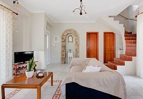 Azure Bay Villa by Rentalspro