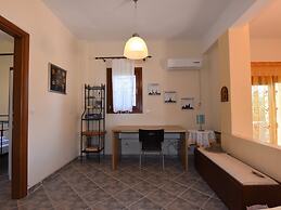 Azalia House by Rentalspro