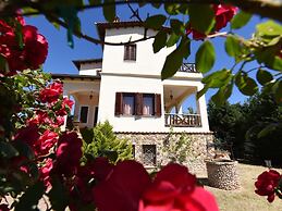 Azalia House by Rentalspro