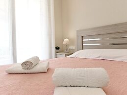 Sabbia Seafront Apartment 3 by Rentalspro