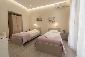 Sabbia Seafront Apartment 3 by Rentalspro