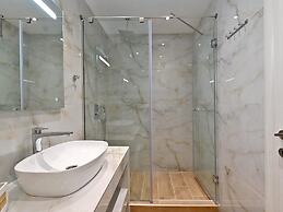 Sabbia Seafront Apartment 3 by Rentalspro