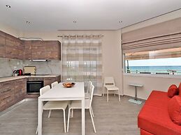 Sabbia Seafront Apartment 3 by Rentalspro