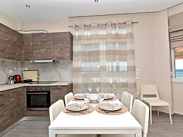 Sabbia Seafront Apartment 3 by Rentalspro