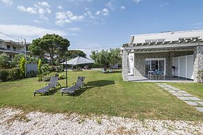 Topos Maisonette Left by Rentalspro