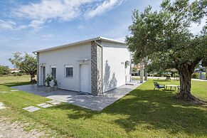 Topos Maisonette Left by Rentalspro