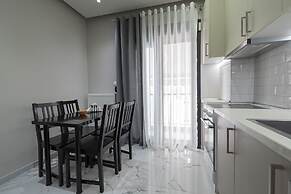 Central Cozy Home by Rentals Pro