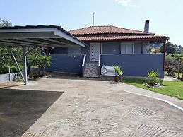 Tania's Seafront Villa by Rentalspro