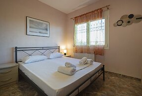 Tania's Seafront Villa by Rentalspro