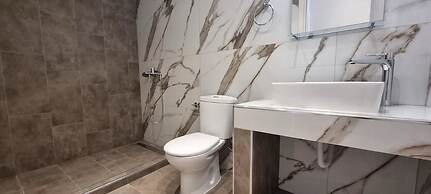 Eleni Seafront Apartment by Rentalspro