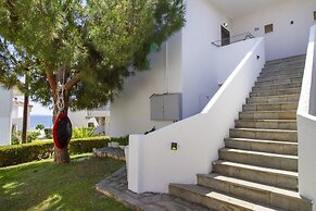 Endless Blue Apartment by Rentals Pro