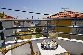 Endless Blue Apartment by Rentals Pro