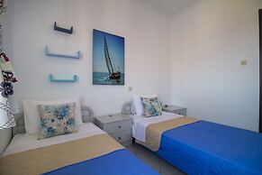 Endless Blue Apartment by Rentals Pro