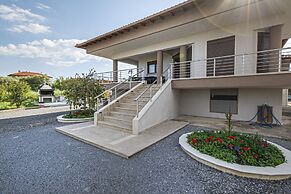 Villa George by Rentalspro