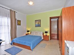 Villa George by Rentalspro