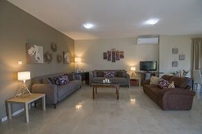 Villa George by Rentalspro