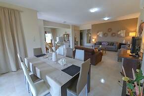 Villa George by Rentalspro