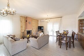 Marisol House by Rentalspro