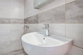 Harmony Apartment 3 by Rentalspro