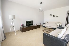 Violeta Apartment by Rentalspro