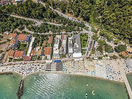 Poseidon Edge No6 by Rentalspro - Kallithea