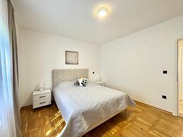 Sunny Bay Apartments
